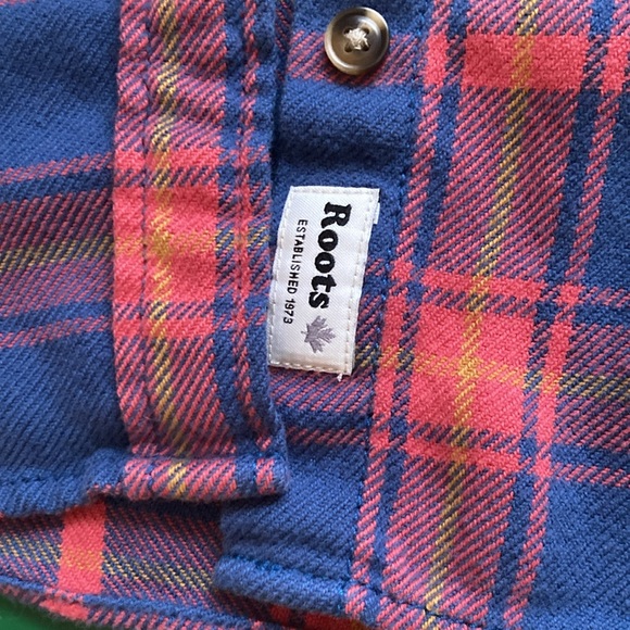 Roots women’s size extra small button-down plaid shirt. Excellent condition. - Picture 5 of 7